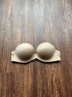 Victoria's Secret Nude Strapless Bra Padded Underwire Beige Smooth - Size 32B